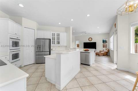 6914 NW 113th Pl, Doral FL - photo 8 of 100