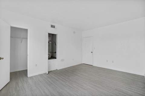 306 NW 84th Terrace 306, Miami FL - photo 11 of 43