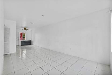 306 NW 84th Terrace 306, Miami FL - photo 15 of 43