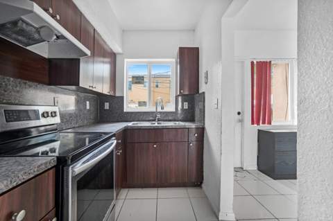 306 NW 84th Terrace 306, Miami FL - photo 6 of 43