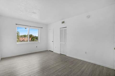 306 NW 84th Terrace 306, Miami FL - photo 8 of 43