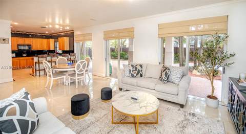 6772 NW 111th Ave, Doral FL - photo 12 of 76