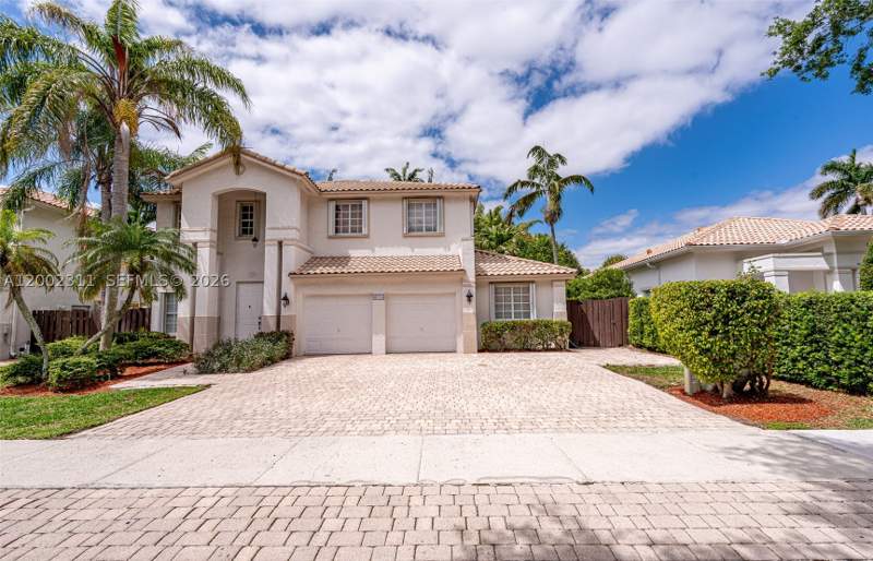 5 bedroom SingleFamilyResidence at 6772 NW 111th Ave, Doral Isles Pacifica, Doral — photo 4