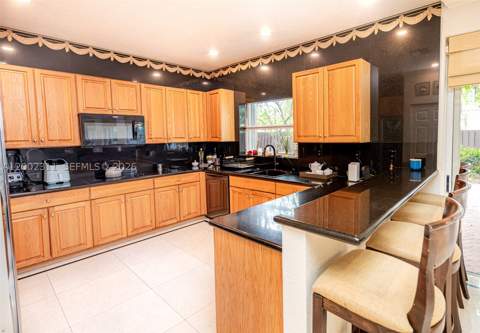 6772 NW 111th Ave, Doral FL - photo 7 of 76