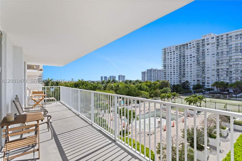 2 bedroom Condominium at 2851 NE 183rd St 502E, Admirals Port Condo, Aventura — photo 2
