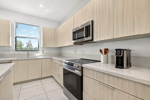 10467 NW 82nd St 11, Doral FL - photo 8 of 58