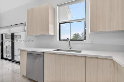 10467 NW 82nd St 11, Doral FL - photo 9 of 58