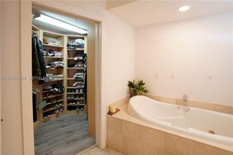 3370 Hidden Bay Dr 213, Aventura FL - photo 17 of 40