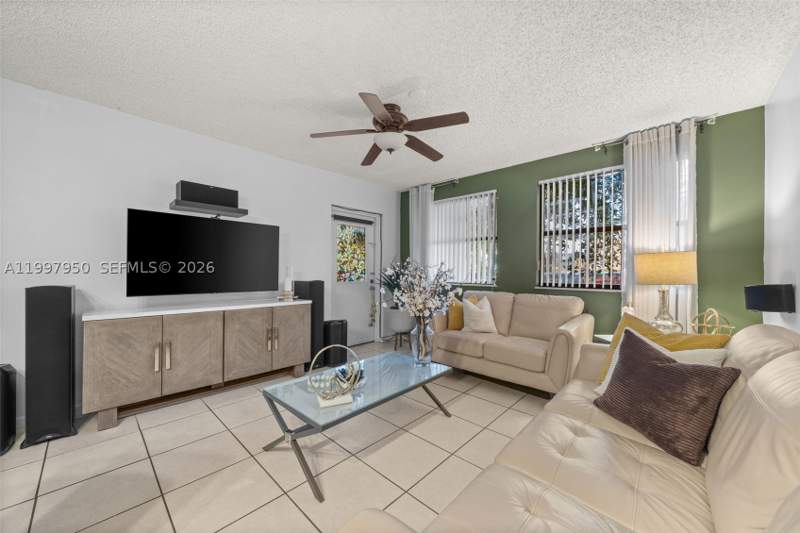 2 bedroom Condominium at 8120 Geneva Ct 148, Las Vistas At Doral Condo, Doral — photo 4