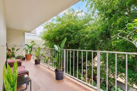 13100 SW 92nd Ave A-Ph11, Miami FL - photo 12 of 34
