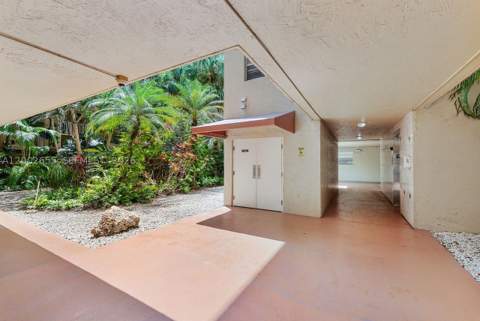 13100 SW 92nd Ave A-Ph11, Miami FL - photo 22 of 34