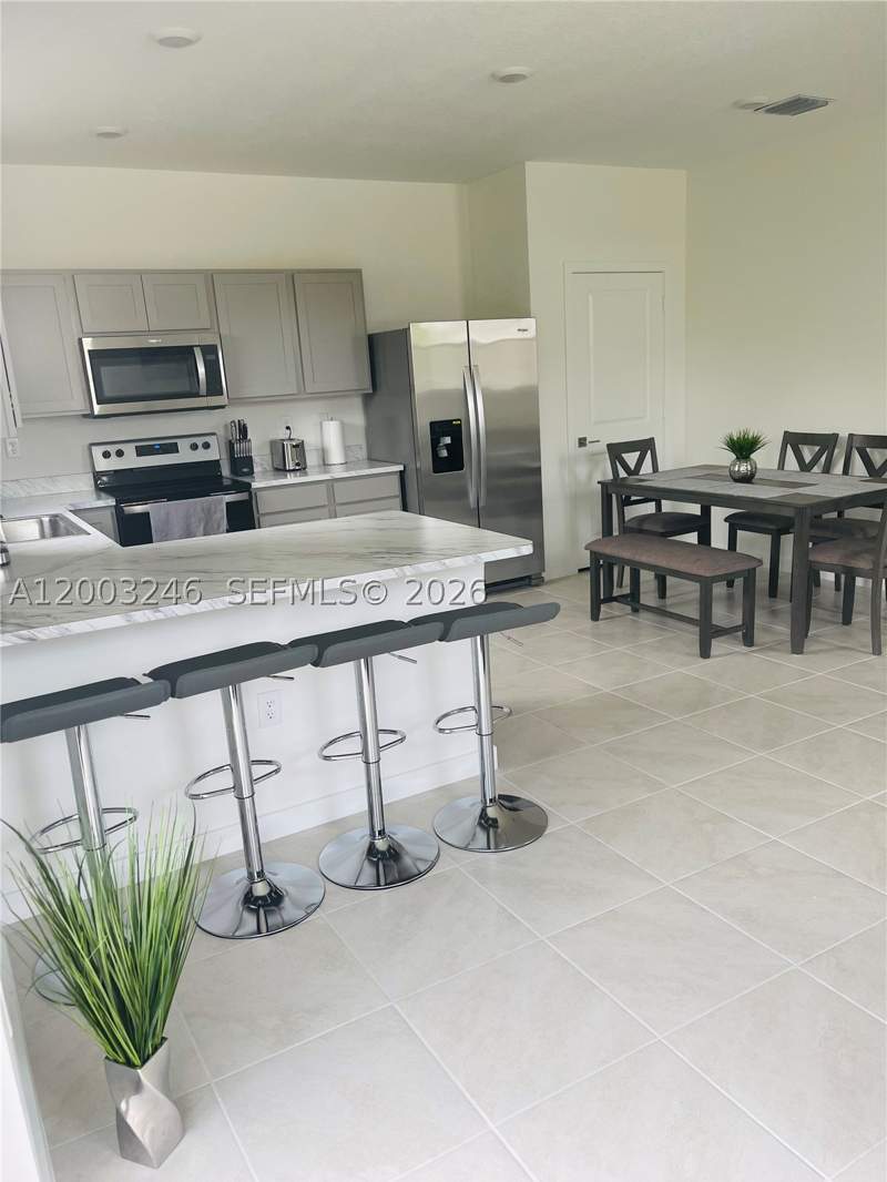 3 bedroom Townhouse at 916 SE 19th St 916, Hamilton Place, Homestead — photo 3