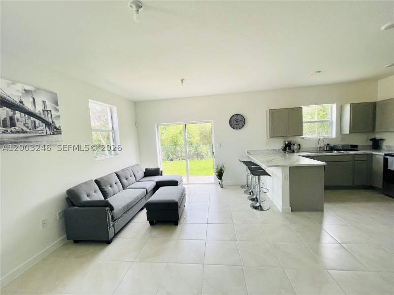 3 bedroom Townhouse at 916 SE 19th St 916, Hamilton Place, Homestead — photo 5