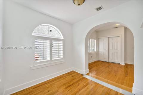 1102 Genoa St, Coral Gables FL - photo 8 of 20
