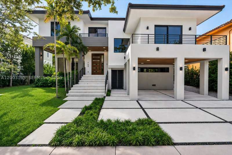 5 bedroom SingleFamilyResidence at 760 Woodcrest Rd, Biscayne Key Estates, Key Biscayne — photo 1