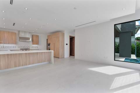 760 Woodcrest Rd, Key Biscayne FL - photo 10 of 43