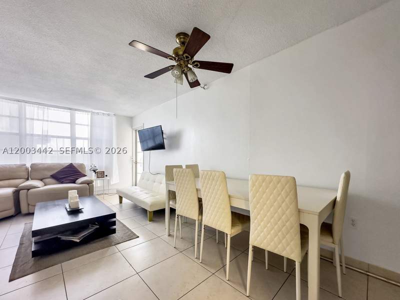 1 bedroom Condominium at 2750 NE 183rd St 407, Commodore Plaza Condo, Aventura — photo 4
