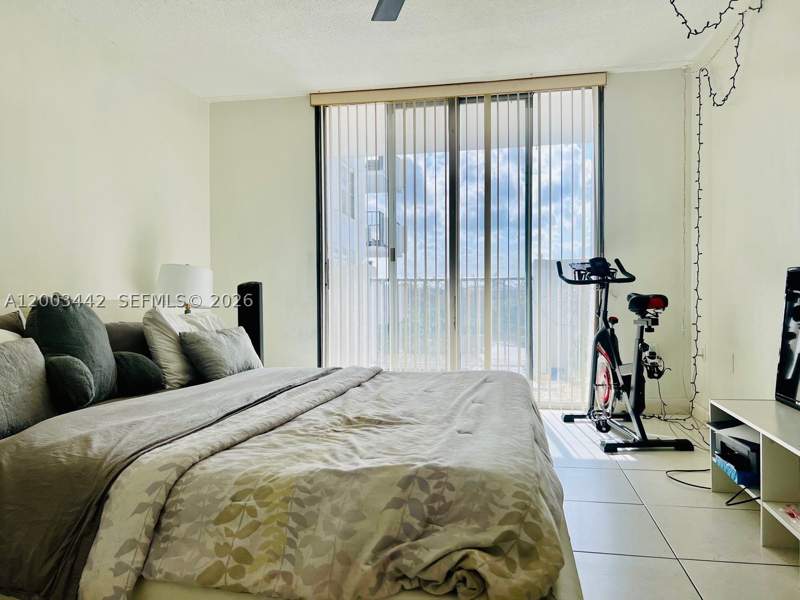 1 bedroom Condominium at 2750 NE 183rd St 407, Commodore Plaza Condo, Aventura — photo 5