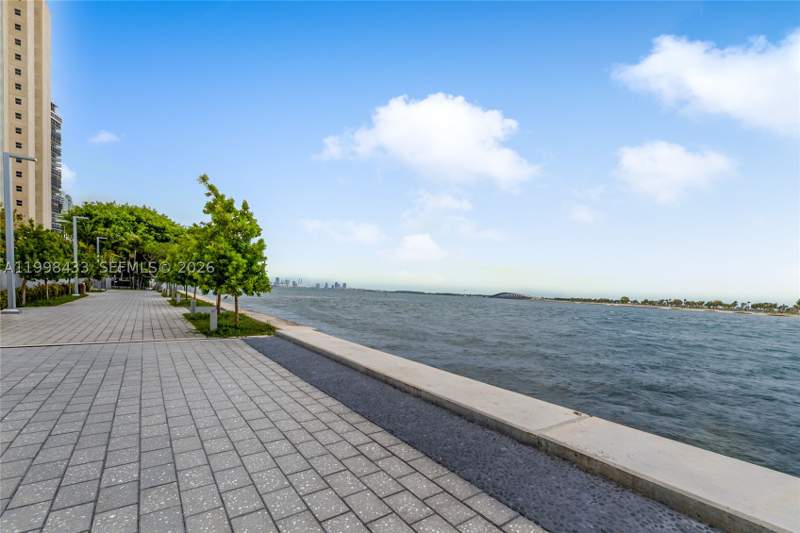 1 bedroom Condominium at 150 SE 25th Rd 12B, Brickell Biscayne Condo, Miami — photo 2