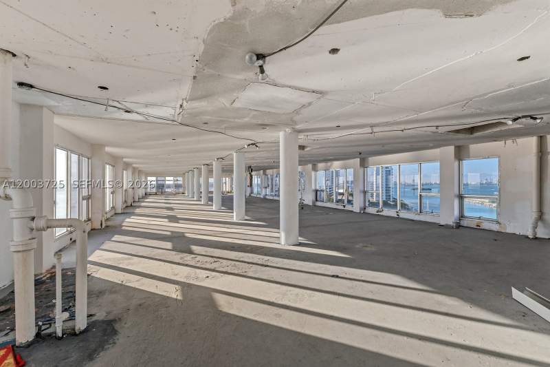 1 bedroom Condominium at 7904 West Dr Penthouse, Bayshore Yacht & Tennis C, North Bay Village — photo 4
