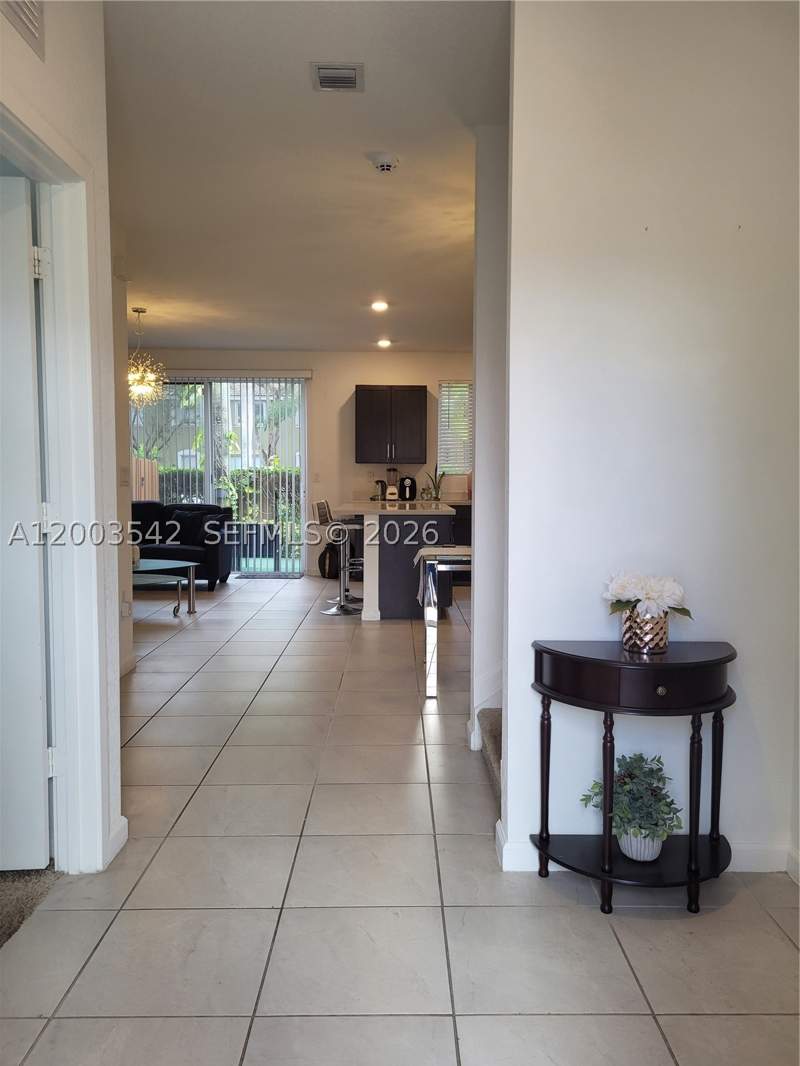 4 bedroom Townhouse at 1015 SE 24th Ter, Towns At Seascape, Homestead — photo 2