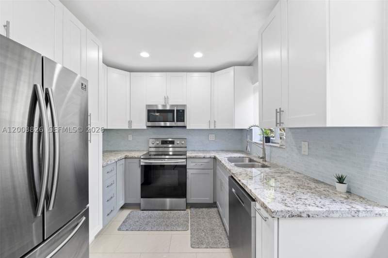 3 bedroom SingleFamilyResidence at 14621 NW 13th Rd, Manning Gardens 1st Addn, Miami — photo 3