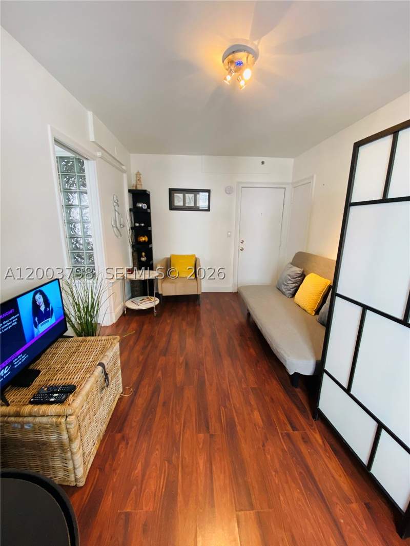 1 bedroom Condominium at 335 Ocean Dr 228, Ocean Walk On South Beach, Miami Beach — photo 4