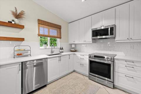 14525 NW 88th Avenue, Miami Lakes FL - photo 10 of 31