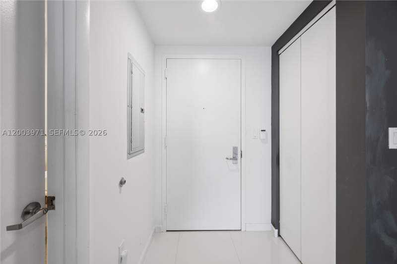 1 bedroom Condominium at 465 Brickell Ave 3804, Iconbrickell Condo No 1, Miami — photo 4
