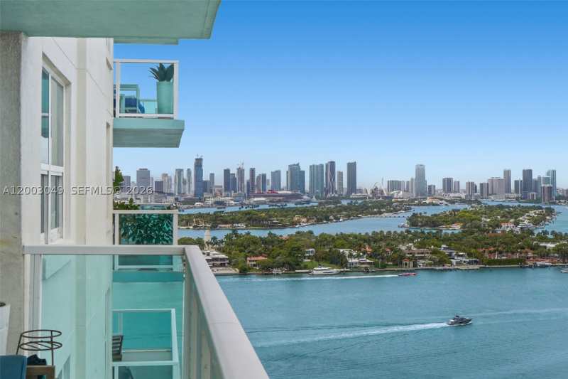 2 bedroom Condominium at 650 West Ave 2612, The Floridian Condo, Miami Beach — photo 1