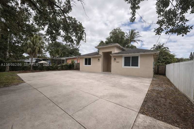 3 bedroom SingleFamilyResidence at 3166 NW 170th St, Golden Glades Park, Miami Gardens — photo 1