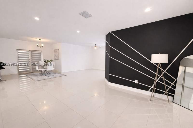 3 bedroom SingleFamilyResidence at 3166 NW 170th St, Golden Glades Park, Miami Gardens — photo 2