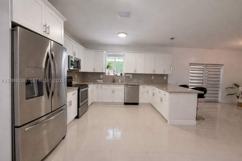3 bedroom SingleFamilyResidence at 3166 NW 170th St, Golden Glades Park, Miami Gardens — photo 3