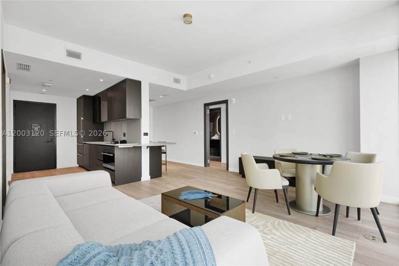 2 bedroom Condominium at 20 NE 11th St 4006, Miami North, Miami — photo 2