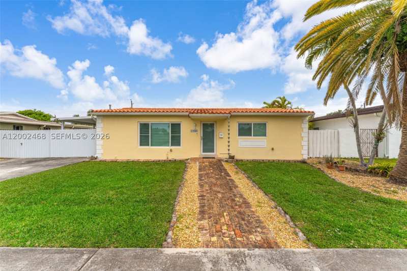 2 bedroom SingleFamilyResidence at 12009 SW 39th Ter, Southern Ests, Miami — photo 1