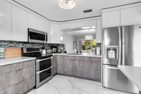 15134 SW 94th Ter, Miami FL - photo 12 of 37