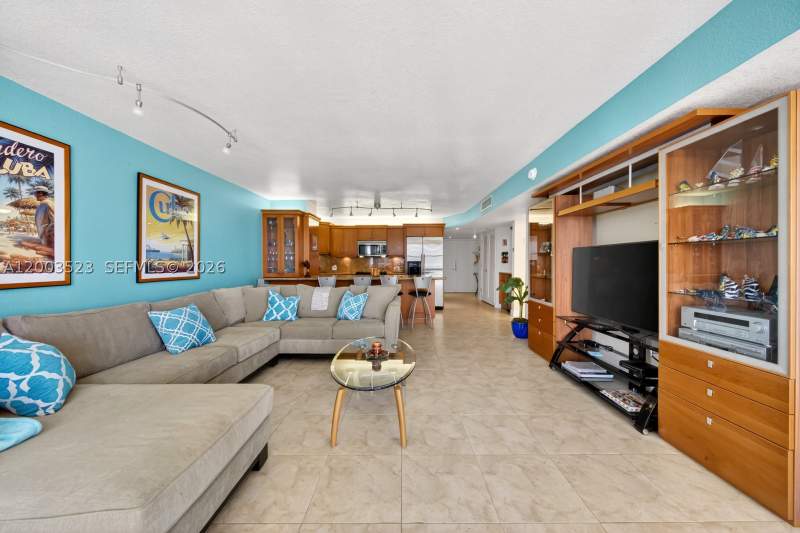1 bedroom Condominium at 6423 Collins Ave 1204, Mar Del Plata Condo, Miami Beach — photo 2