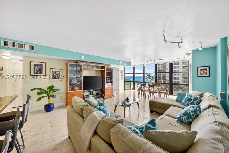 1 bedroom Condominium at 6423 Collins Ave 1204, Mar Del Plata Condo, Miami Beach — photo 3