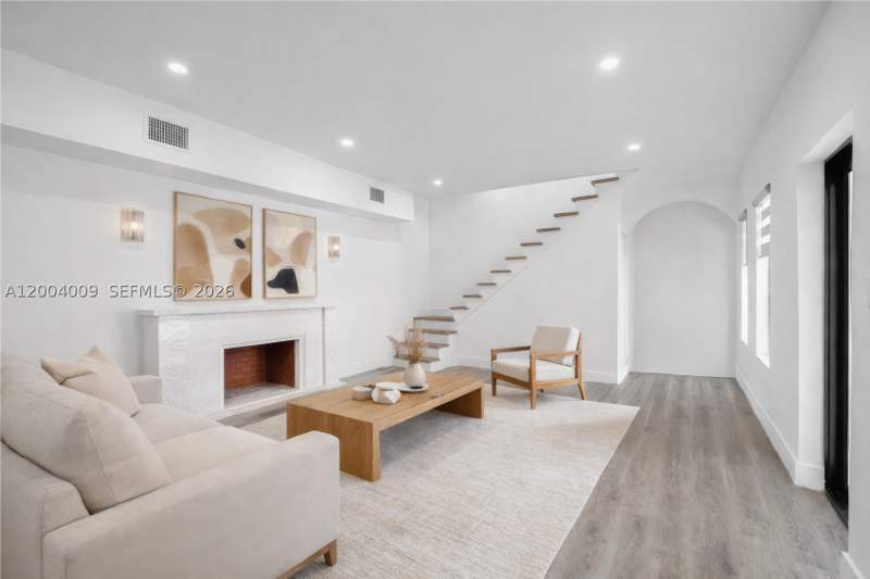 5 bedroom SingleFamilyResidence at 2152 SW 10th St, Ohio Grove, Miami — photo 5