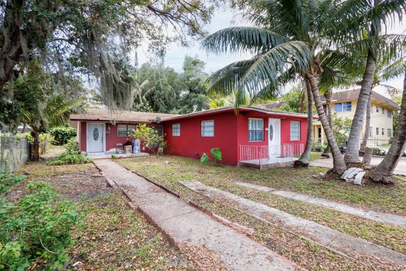 5 bedroom SingleFamilyResidence at 426 NE 166th Street 2, Fulford Highlands, North Miami Beach — photo 1