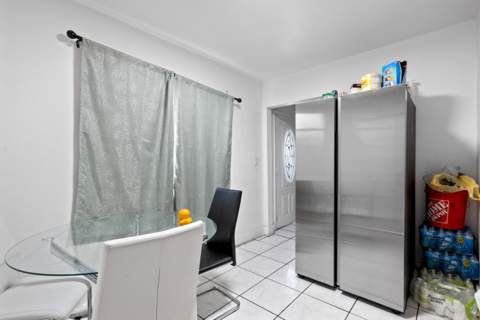 426 NE 166th Street 2, North Miami Beach FL - photo 10 of 37