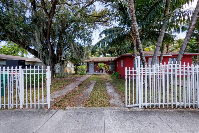 5 bedroom SingleFamilyResidence at 426 NE 166th Street 2, Fulford Highlands, North Miami Beach — photo 3