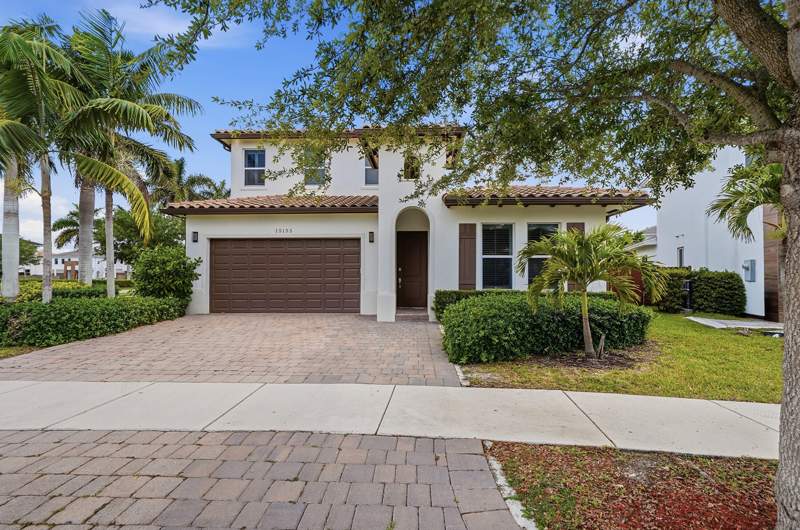 4 bedroom SingleFamilyResidence at 15155 SW 176th Lane, VENETIAN PARC, Miami — photo 2