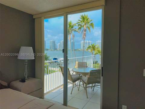 18000 N Bay Rd 201, Sunny Isles Beach FL - photo 14 of 36