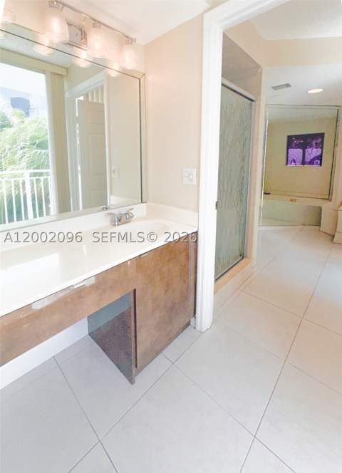 18000 N Bay Rd 201, Sunny Isles Beach FL - photo 17 of 36
