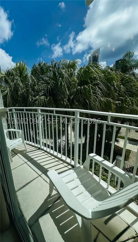 18000 N Bay Rd 201, Sunny Isles Beach FL - photo 19 of 36