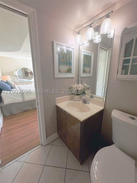 18000 N Bay Rd 201, Sunny Isles Beach FL - photo 22 of 36