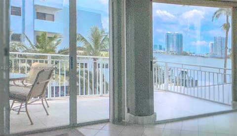 18000 N Bay Rd 201, Sunny Isles Beach FL - photo 8 of 36