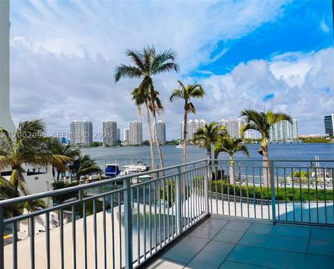 18000 N Bay Rd 201, Sunny Isles Beach FL - photo 9 of 36