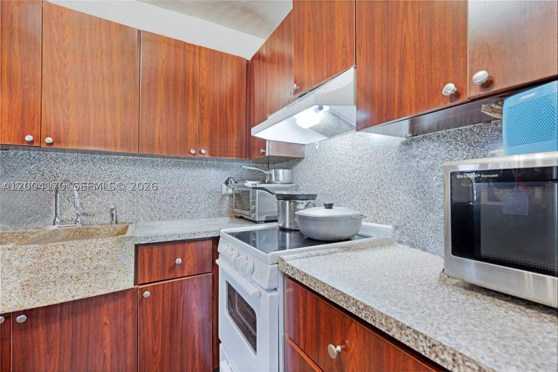 1 bedroom Condominium at 1150 Euclid Ave 110, Tower East Incorporated C, Miami Beach — photo 2